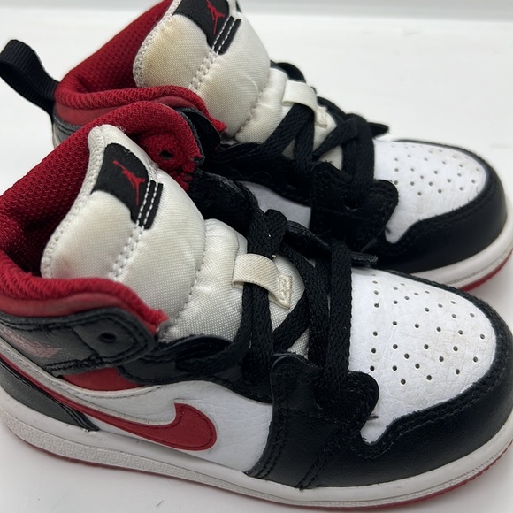 Converse Toddler Jordan Mid-Tops - Picture 2 of 9